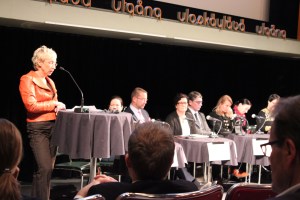 Maria Kaisa Aula ja kansanedustajapaneeli 2013-11-20.23